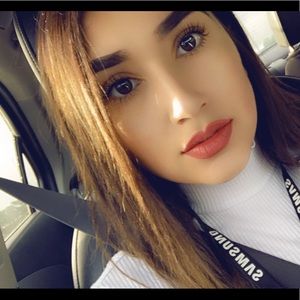 Meet your Posher, Adriana